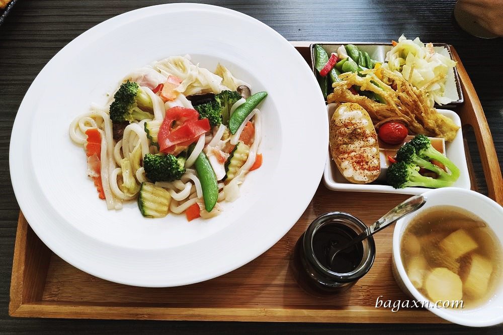 豐原蔬食│一念之間蔬食館。精緻簡餐、美味蔬食