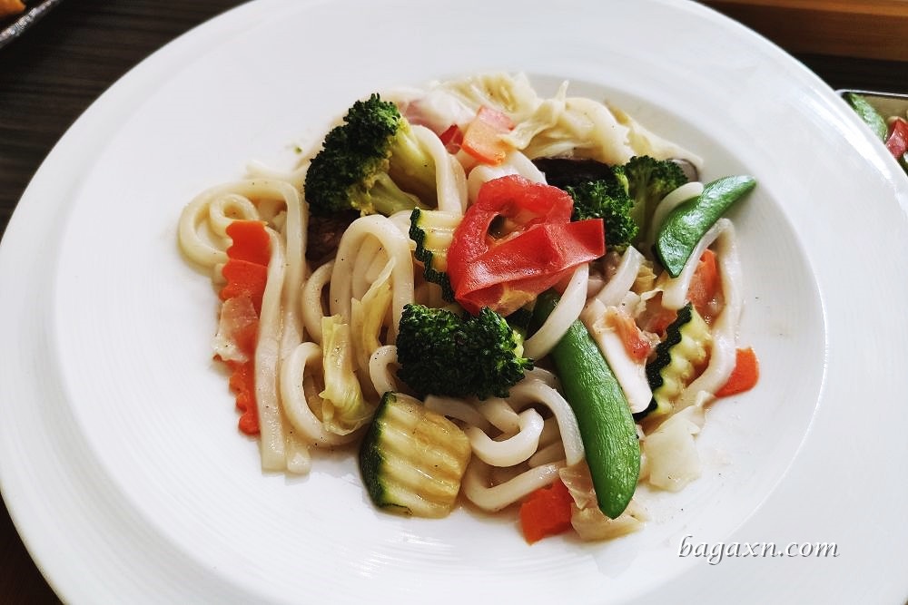 豐原蔬食│一念之間蔬食館。精緻簡餐、美味蔬食