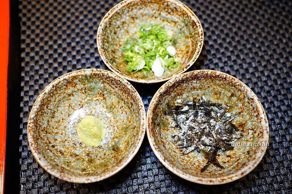 台中西區鰻魚飯│一鰻。頂級青口活鰻手工拔刺，搭配自煮鰻魚醬炭烤而成