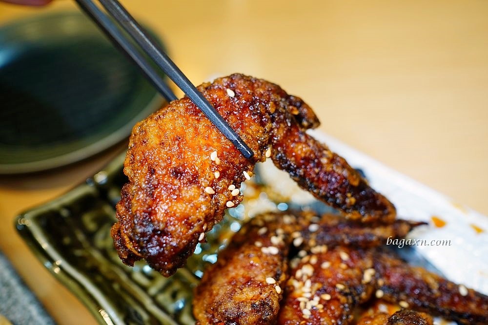 台中西區鰻魚飯│一鰻。頂級青口活鰻手工拔刺，搭配自煮鰻魚醬炭烤而成