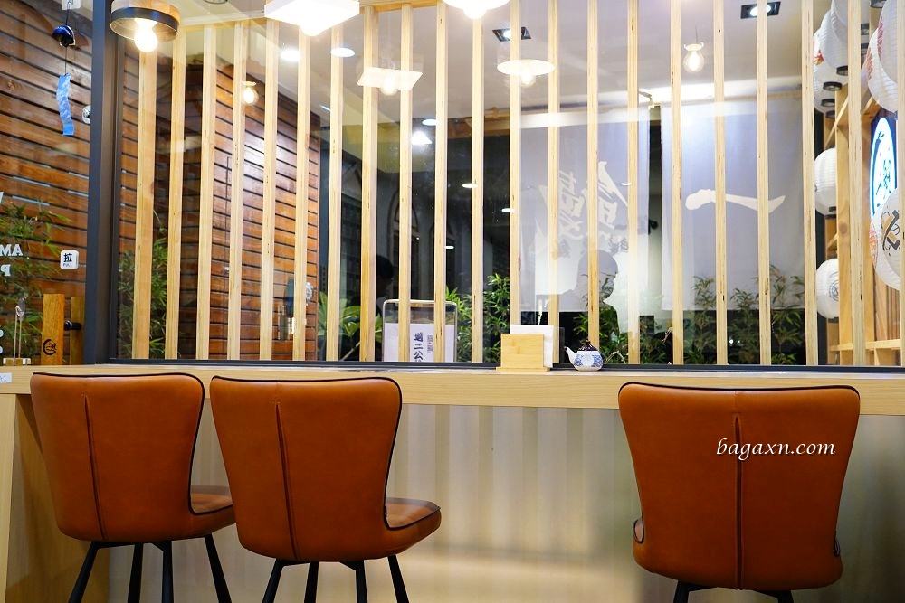 台中西區鰻魚飯│一鰻。頂級青口活鰻手工拔刺，搭配自煮鰻魚醬炭烤而成