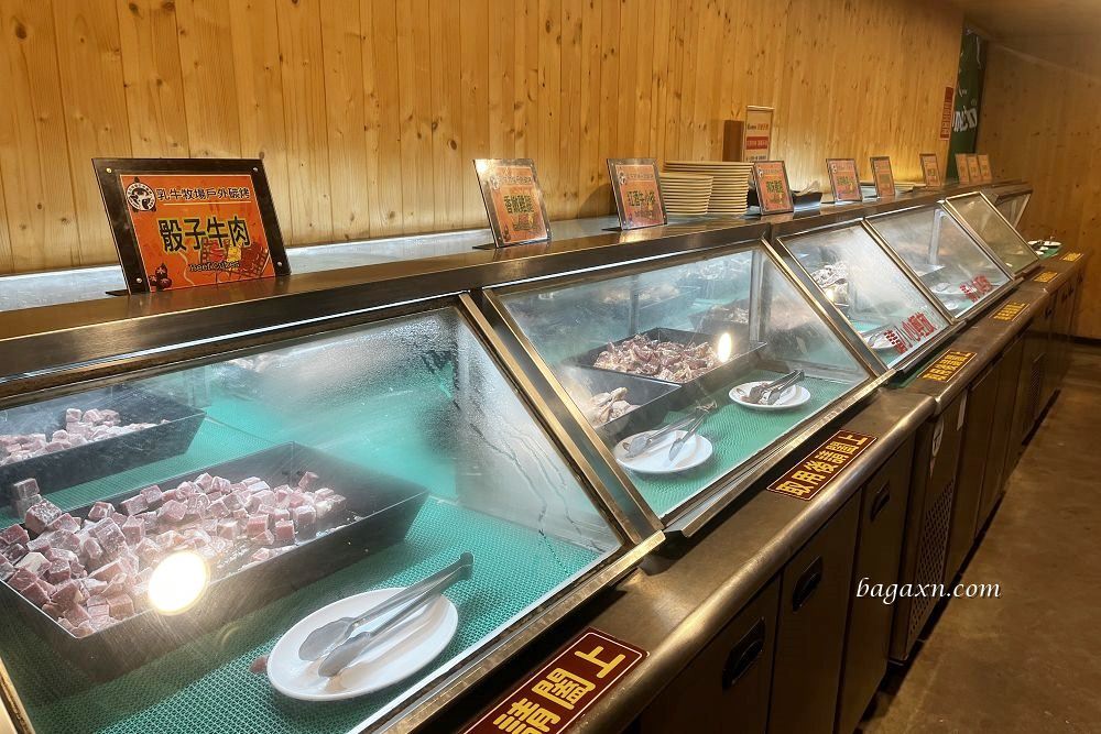 台中沙鹿│乳牛牧場戶外碳烤。這也有蚵仔吳郭魚，硬體設備比10年前進步不少!