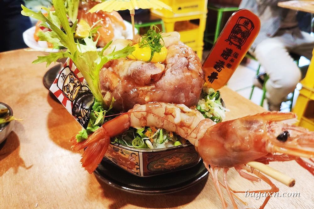 台中丼飯│信兵衛手作丼飯壽司，巷弄浮誇丼飯，份量多吃得超撐