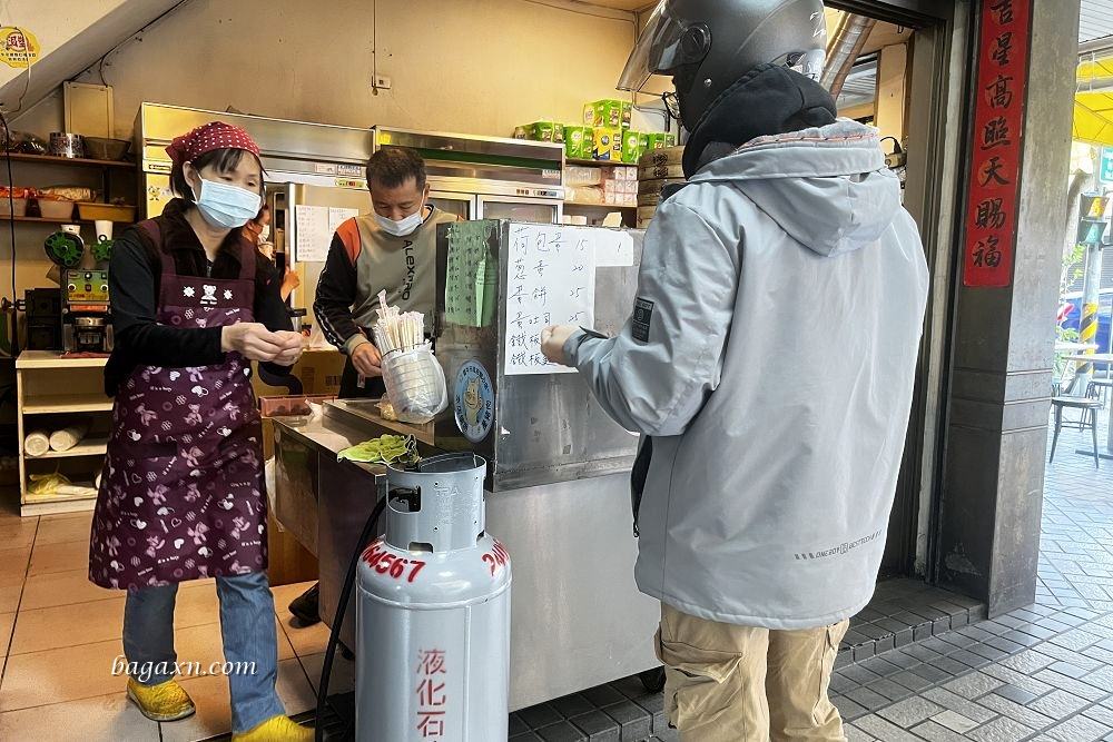 台中南屯早餐│內方外圓早餐店。湯包聽說是必點，但其他早餐我也覺得好吃