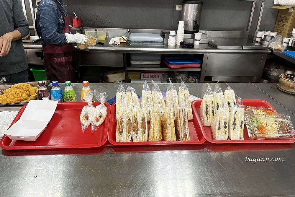 台中南屯早餐│得來易早餐店。中西式早餐選擇多,推薦加蒜味辣醬油好吃! - 第5張圖 台中南屯早餐│得來易早餐店。中西式早餐選擇多,推薦加蒜味辣醬油好吃!