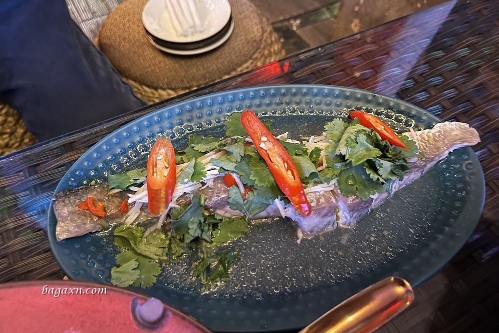 台南餐酒館│NEST餐廳酒吧。出餐快且不錯吃，氣氛很好適合小酌