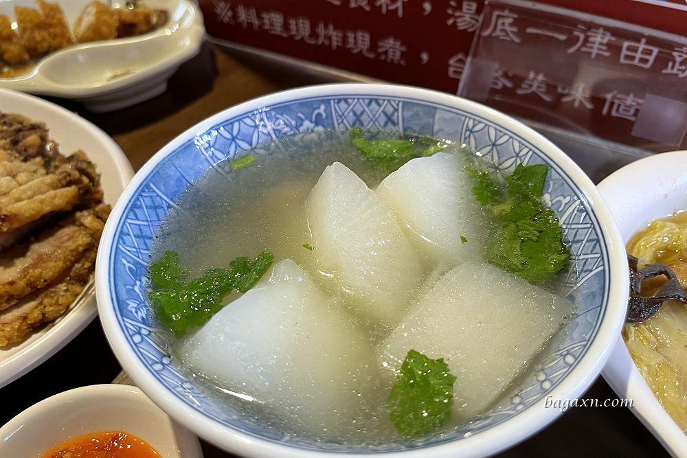 台中南屯│台客燒肉粥-五權店。銅板價古早味飯食，肥肥滷肉飯和燒肉粥都很好吃