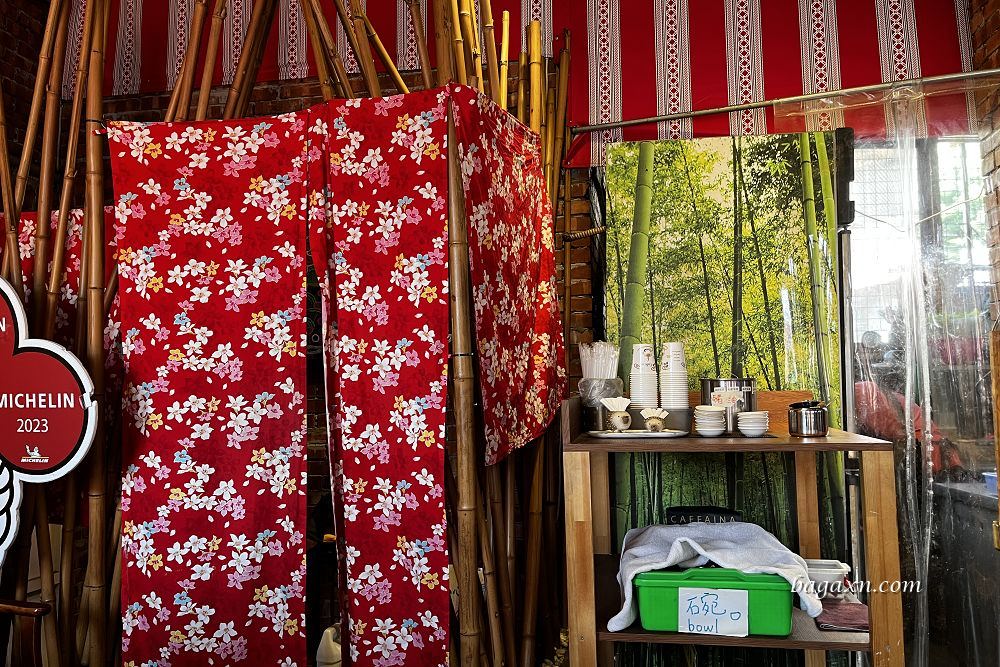 台中南屯│台客燒肉粥-五權店。銅板價古早味飯食，肥肥滷肉飯和燒肉粥都很好吃