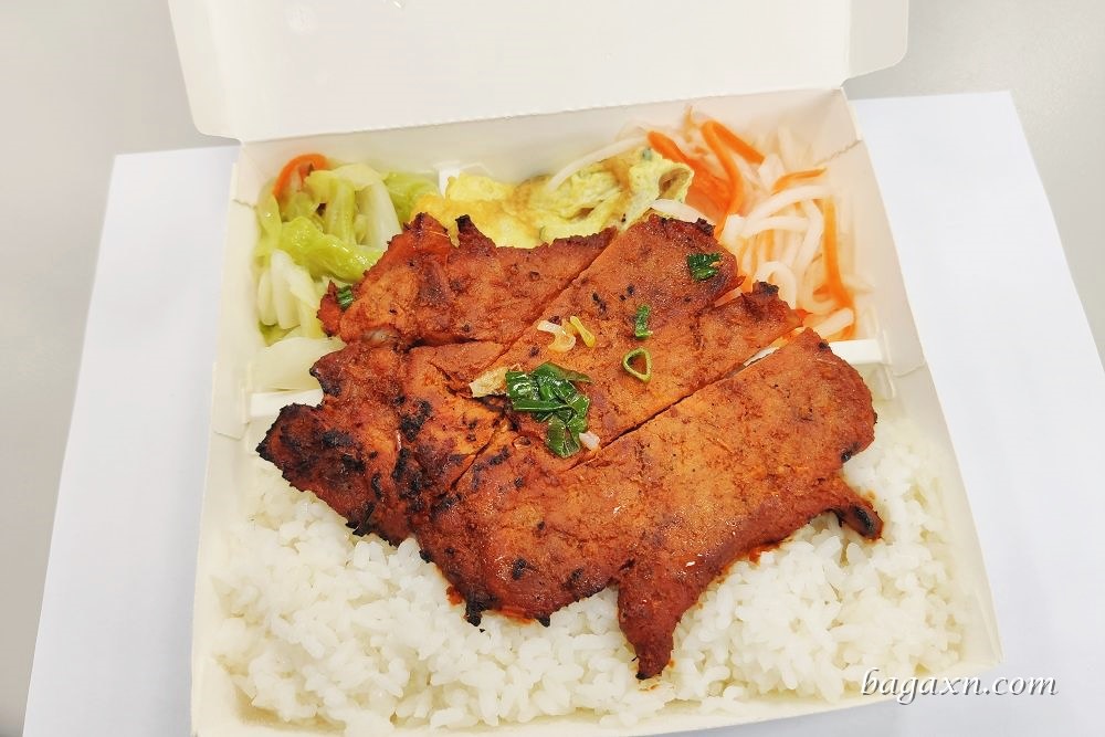 后里巧味小吃│料多味美的越南料理，乾拌或湯麵都很好吃!