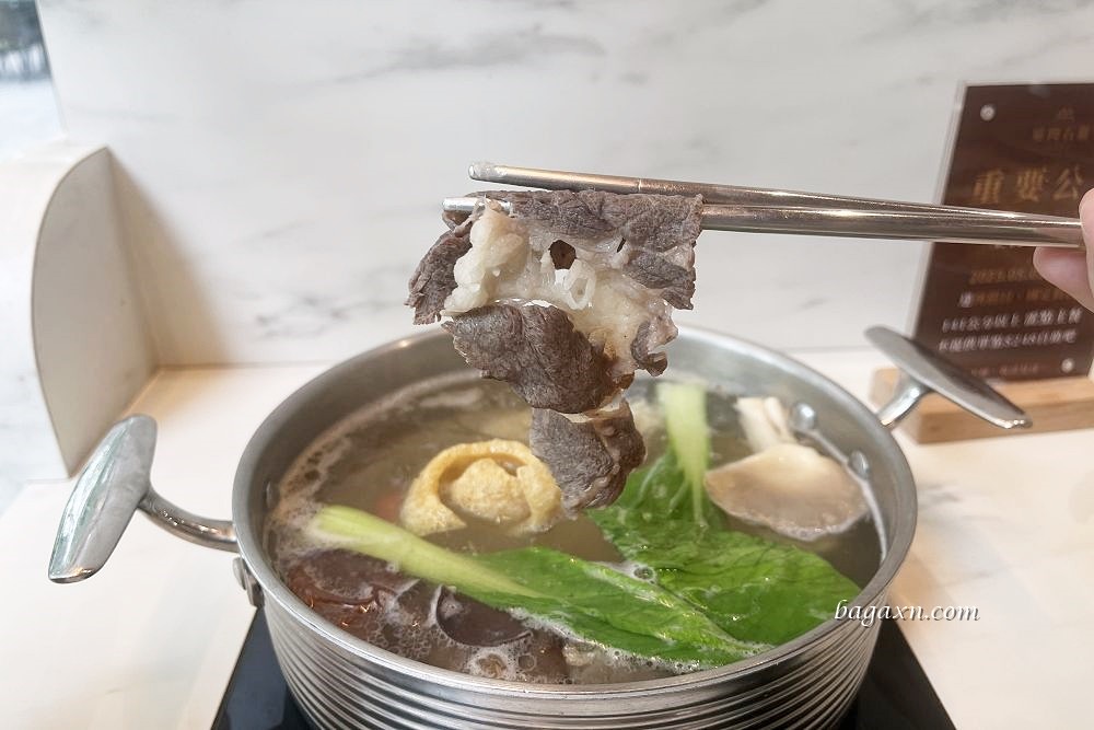 台中南屯│嗑肉石鍋豐樂店。二代店有蔬菜自助吧吃到飽還不錯