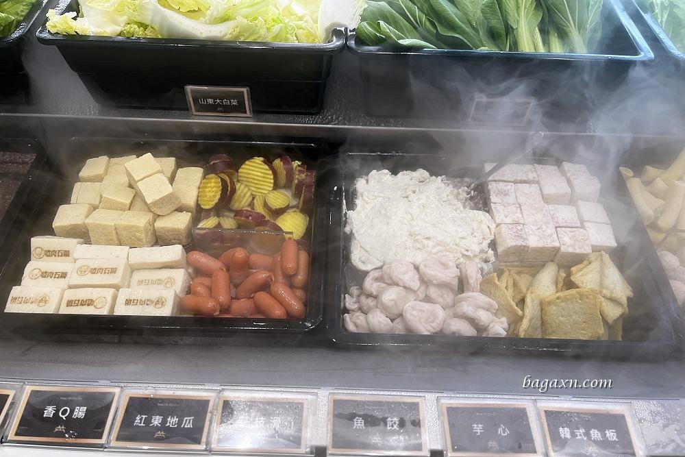 台中南屯│嗑肉石鍋豐樂店。二代店有蔬菜自助吧吃到飽還不錯
