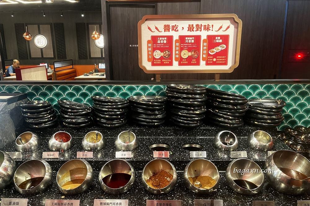 台中南屯│嚮辣和牛麻辣鍋。裝潢氣氛佳，服務不錯上菜速度快