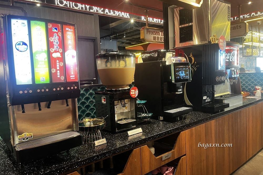 台中南屯│嚮辣和牛麻辣鍋。裝潢氣氛佳，服務不錯上菜速度快