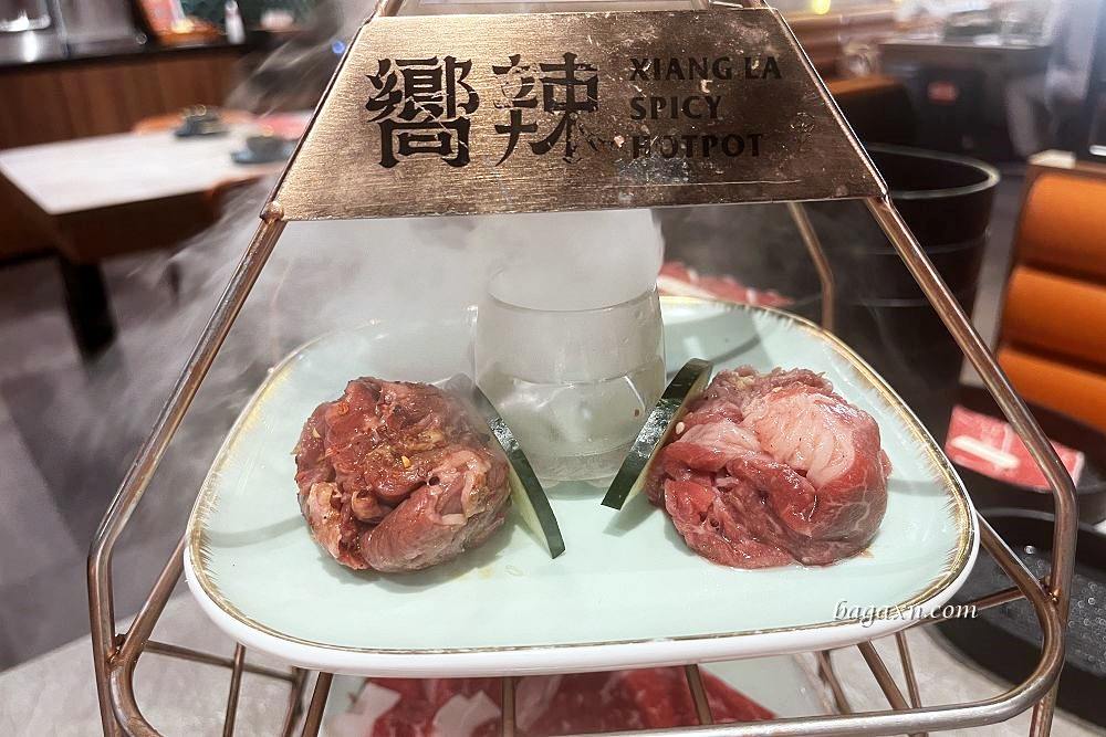 台中南屯│嚮辣和牛麻辣鍋。裝潢氣氛佳，服務不錯上菜速度快