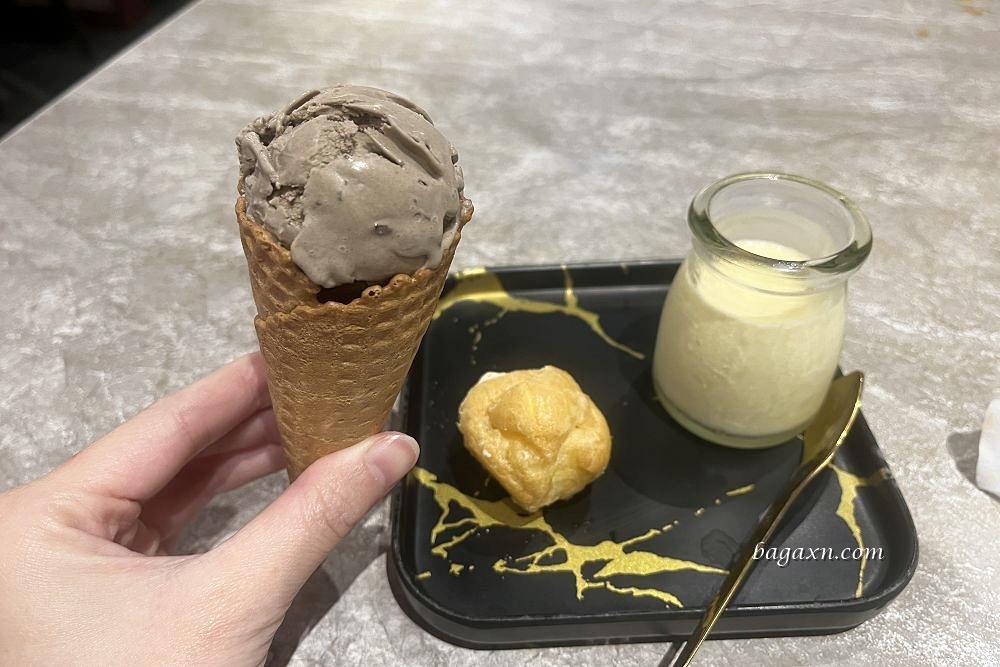 台中南屯│嚮辣和牛麻辣鍋。裝潢氣氛佳，服務不錯上菜速度快