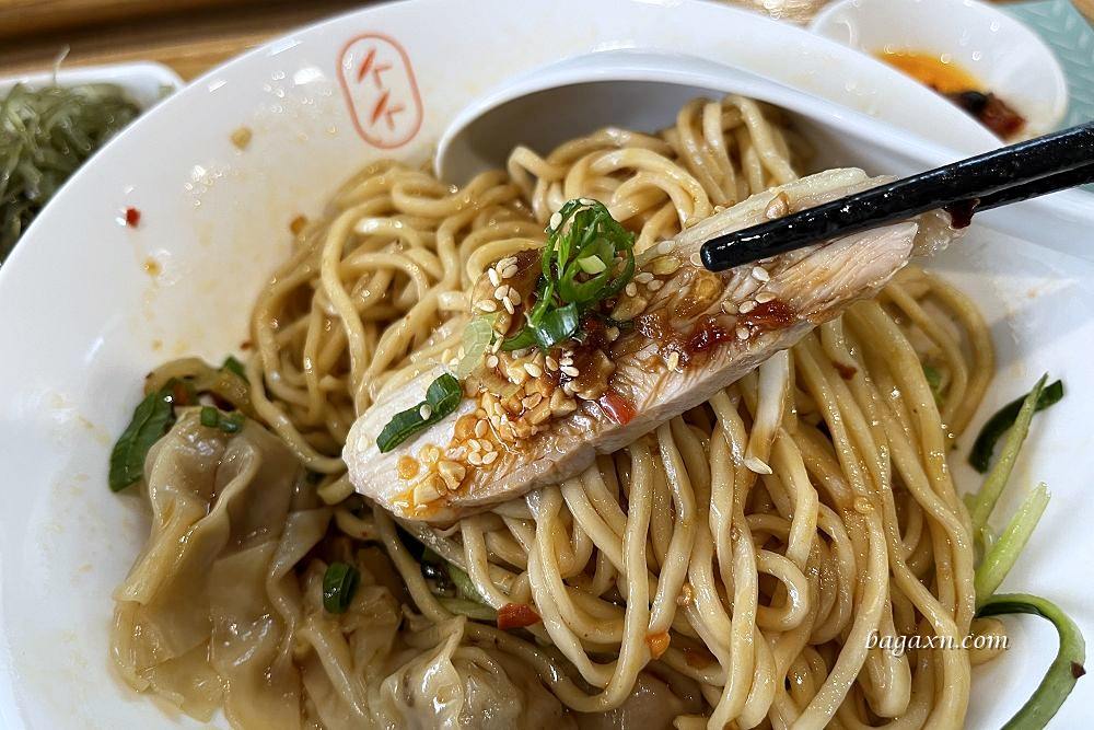 台中南屯│墨竹亭燃麵本家。燃麵香麻順口帶勁，口水雞嫩口美味