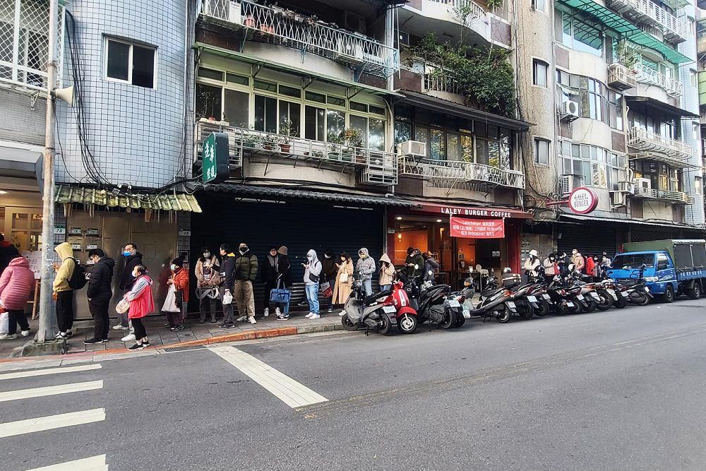 士林宣原蛋糕專賣店│凌晨就要起床排隊超難買的限量草莓蛋糕，真的好吃。