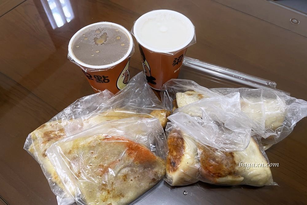 大雅早餐│梁兄哥早點。大雅中式早點推薦~手工蛋餅香酥脆，大鍋貼一顆就超飽