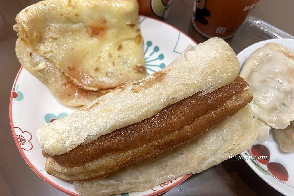 大雅早餐│梁兄哥早點。大雅中式早點推薦~手工蛋餅香酥脆，大鍋貼一顆就超飽