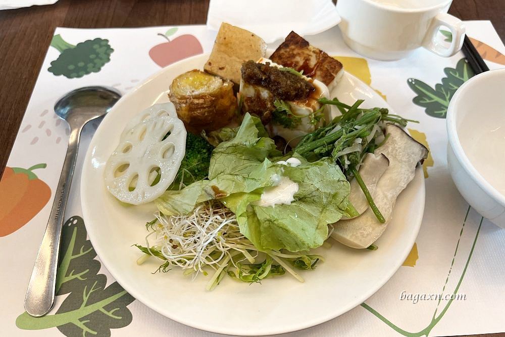 台中潭子│好樂里蔬食庭園。多款素食料理吃到飽