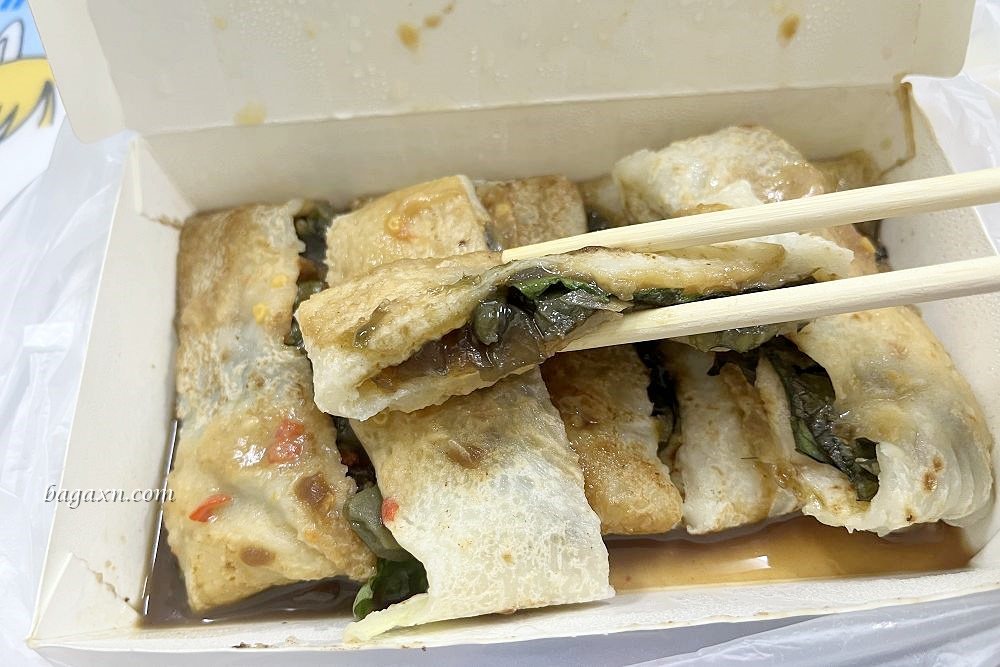 台中粉漿蛋餅│小時代眷村美食。惠來市場必吃，推皮蛋口味蛋餅記得加辣