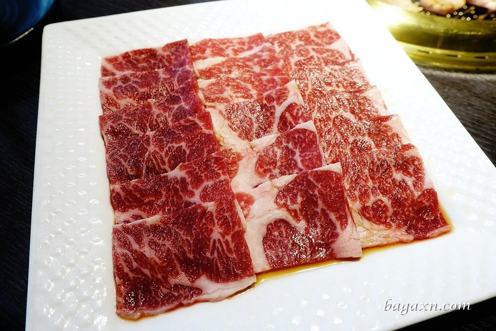 屋馬燒肉園邸店│2880三人套餐肉質好棒棒，汪汪隊來慶生