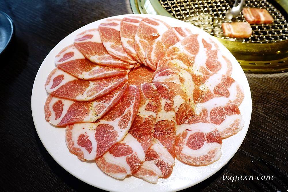 屋馬燒肉園邸店│2880三人套餐肉質好棒棒，汪汪隊來慶生