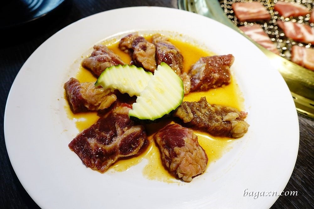 屋馬燒肉園邸店│2880三人套餐肉質好棒棒，汪汪隊來慶生