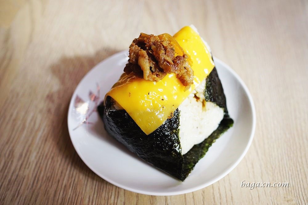 一中沖繩飯團推薦│不握松飯糰。越光米飯非常美味，份量大一顆抵兩餐