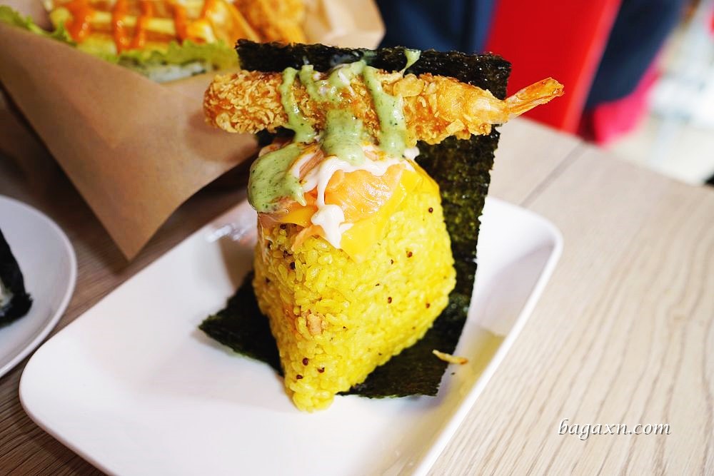 一中沖繩飯團推薦│不握松飯糰。越光米飯非常美味，份量大一顆抵兩餐