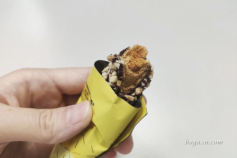 星巴克禮盒│摩卡杏仁肉鬆捲_鹹甜滋味很順口