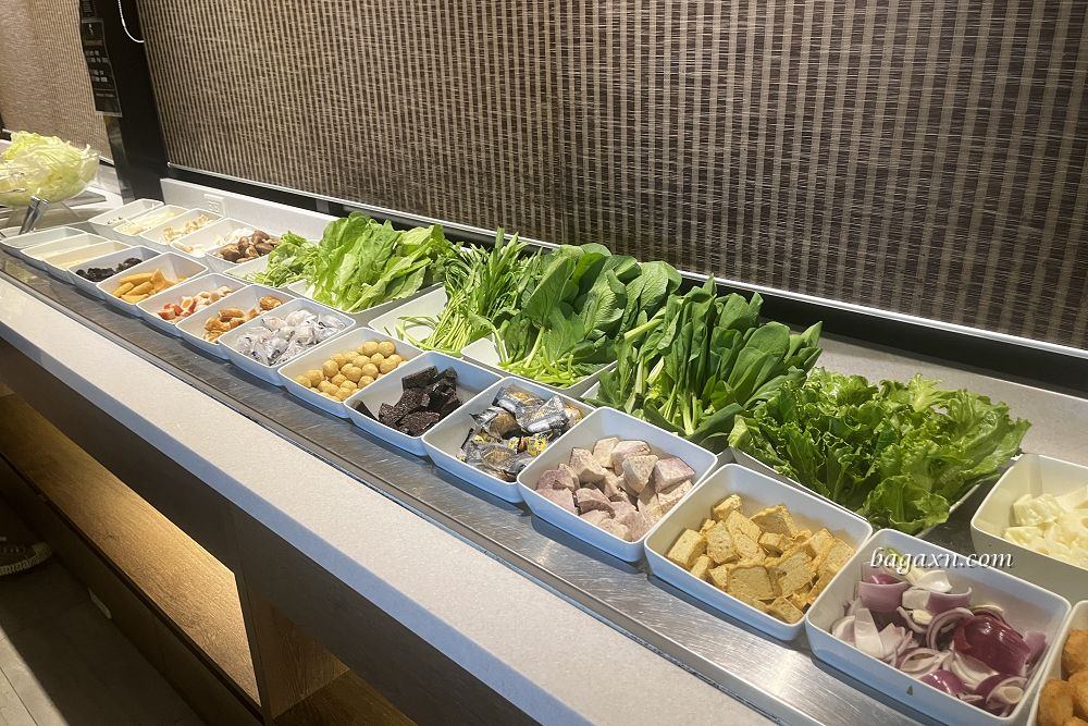 台中南屯火鍋│昭日堂鍋煮。自助吧吃到飽，酸辣粉不錯吃