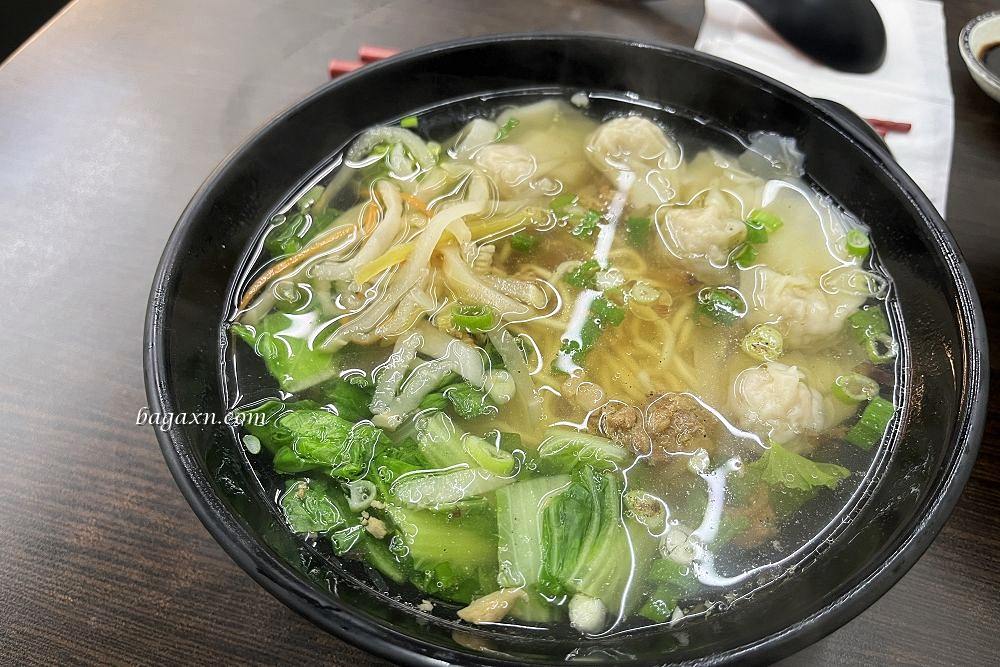 台中南屯│曲媽媽牛肉麵水餃-大墩店。九層塔水餃美味口味特別