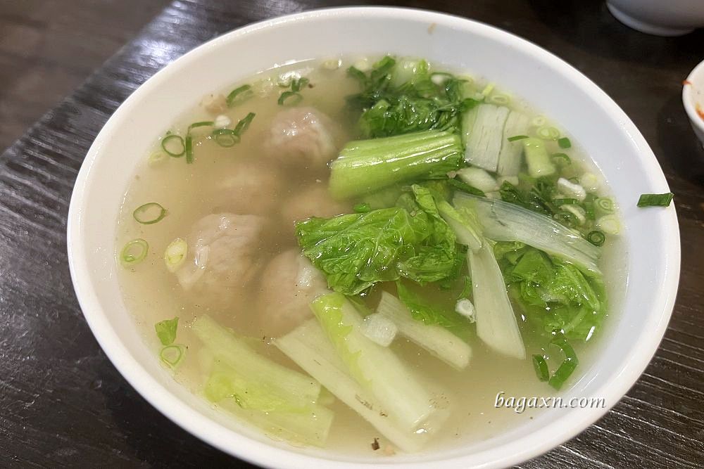 南屯麵店│條條有理_鮮蝦餛飩麵飽滿多汁，麵條口感Q好勁道