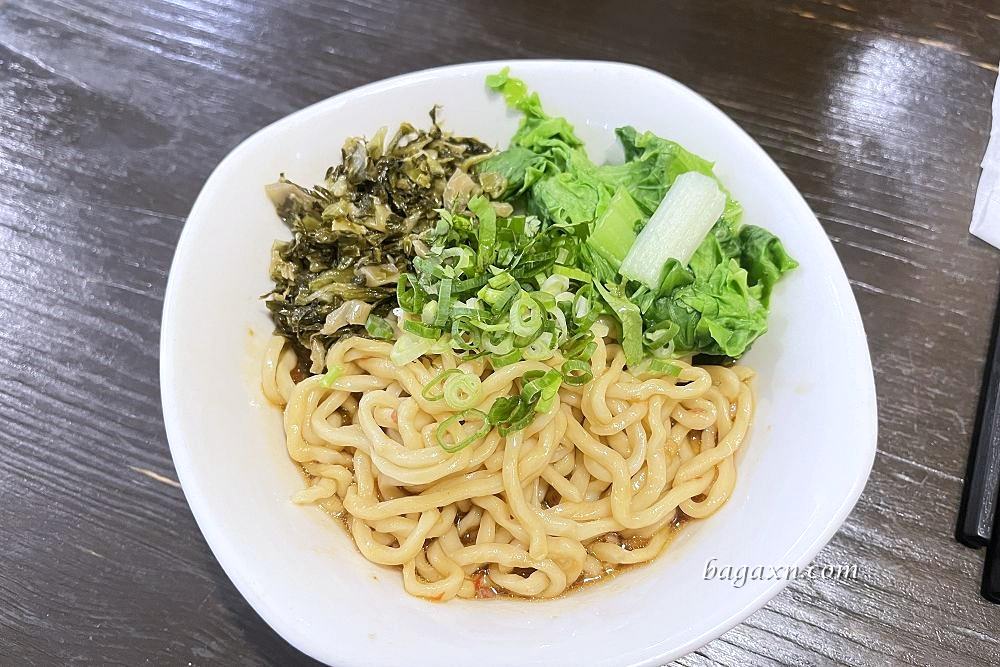 南屯麵店│條條有理_鮮蝦餛飩麵飽滿多汁，麵條口感Q好勁道