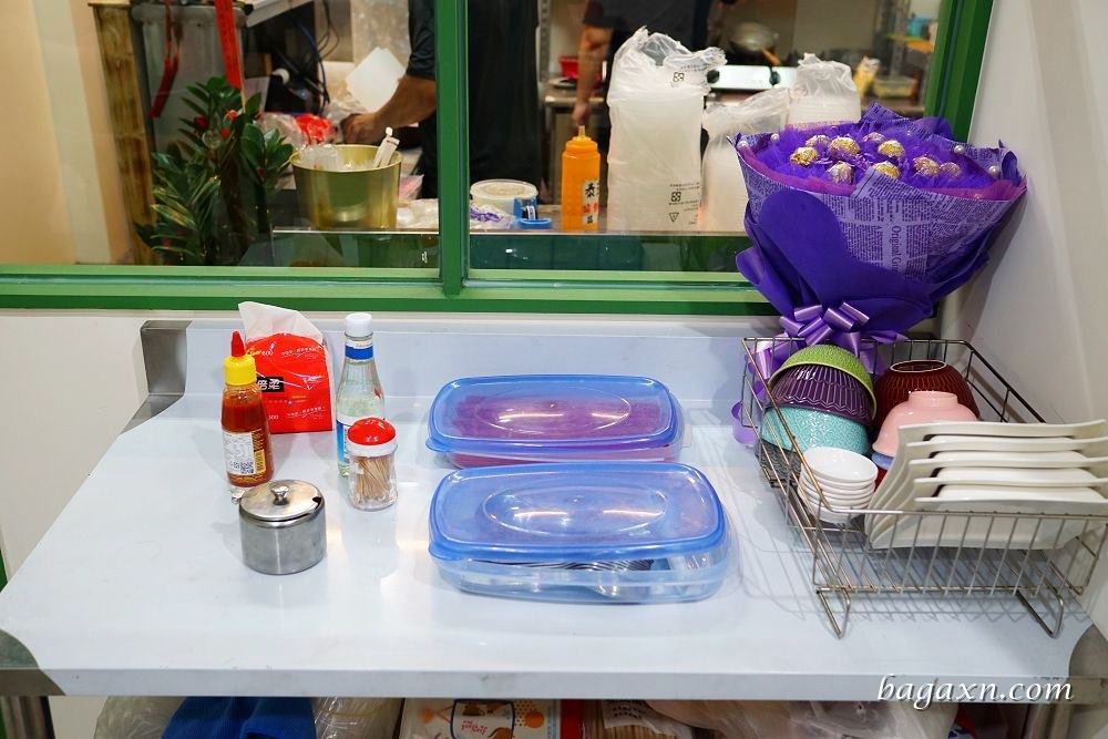 台中西屯月亮蝦餅│泰后月亮蝦餅-西屯店。平價美味的泰式小吃 - 第5張圖 泰后月亮蝦餅 (5)