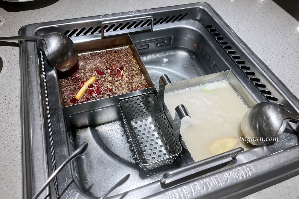 台中西屯│海底撈台中大遠百店。服務不錯撈麵甩麵表演炒熱氣氛