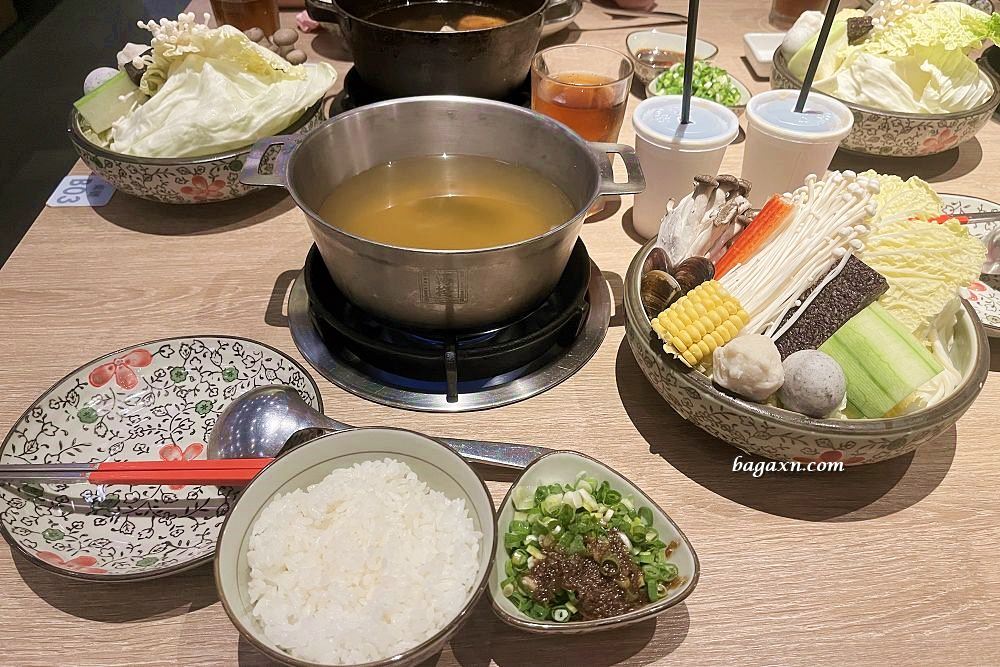 台中北屯│湯棧中清店。中式口味火鍋，剝皮辣椒雞湯頭讚，冷藏肉就是比較鮮美。