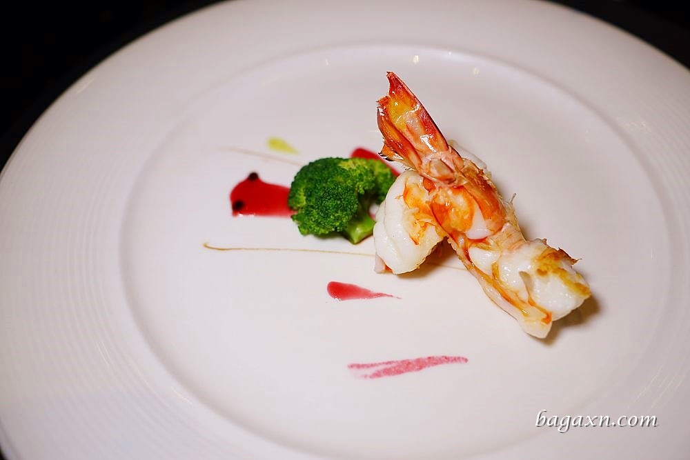 台中南屯鐵板燒│高檔食材料理優質，環境氣氛服務佳。炙尊鐵板燒