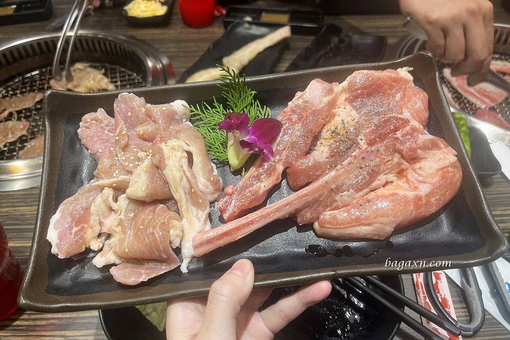 台中南屯│燒肉眾文心二代店。一樣是吃到飽但變得有質感些，類居酒屋的感覺