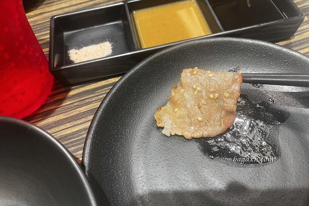 台中南屯│燒肉眾文心二代店。一樣是吃到飽但變得有質感些，類居酒屋的感覺