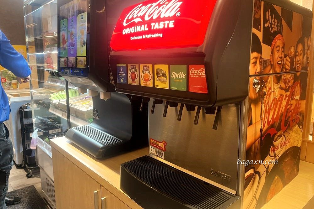 台中南屯│燒肉眾文心二代店。一樣是吃到飽但變得有質感些，類居酒屋的感覺