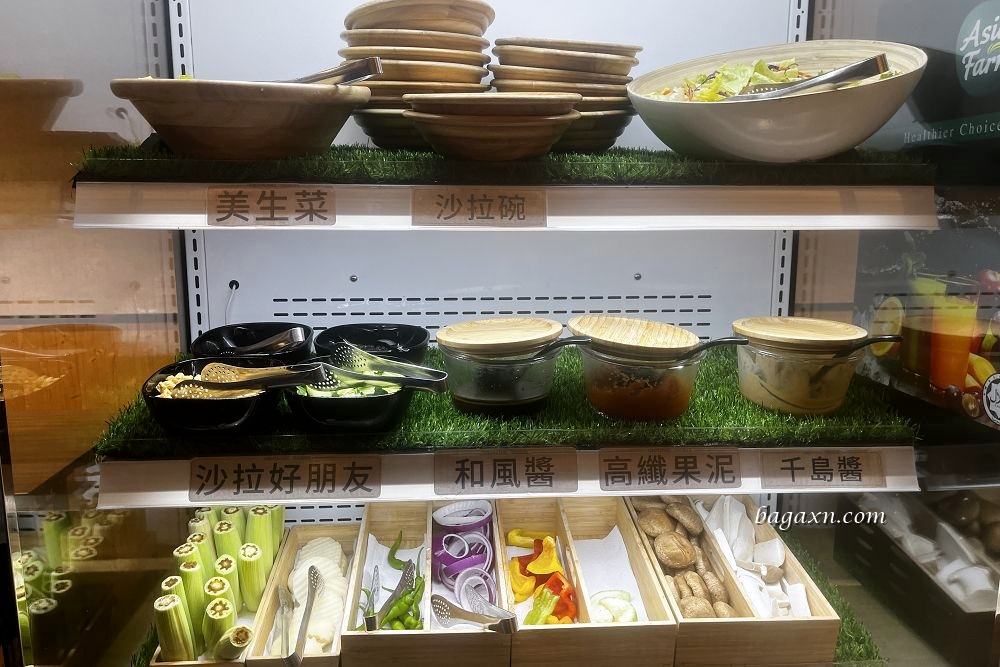 台中南屯│燒肉眾文心二代店。一樣是吃到飽但變得有質感些，類居酒屋的感覺