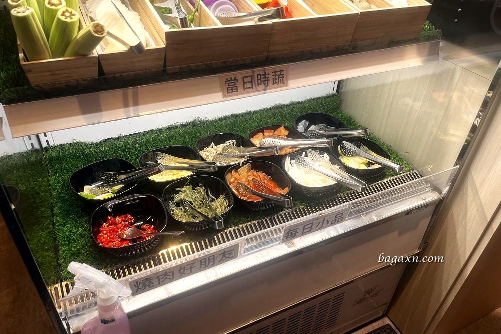 台中南屯│燒肉眾文心二代店。一樣是吃到飽但變得有質感些，類居酒屋的感覺