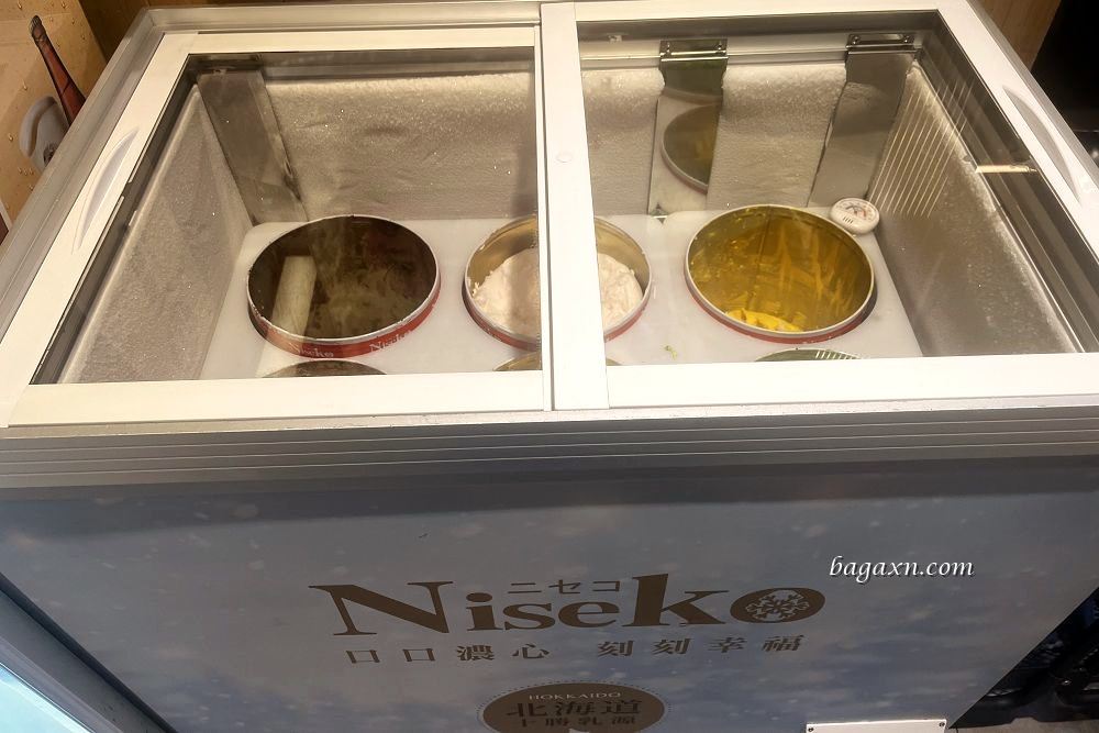 台中南屯│燒肉眾文心二代店。一樣是吃到飽但變得有質感些，類居酒屋的感覺