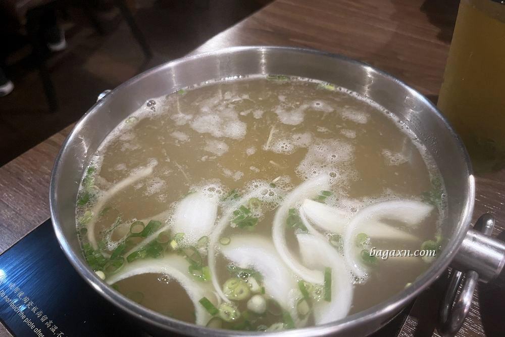 台中南屯│禧珍家新中式火鍋。特色湯頭、肉的品質很讚