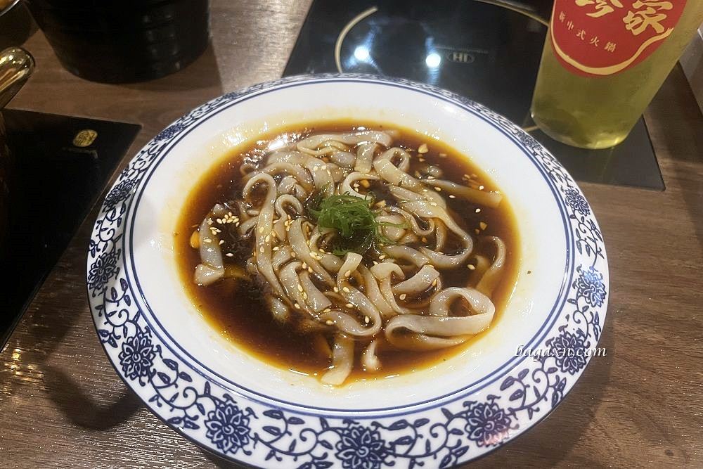 台中南屯│禧珍家新中式火鍋。特色湯頭、肉的品質很讚