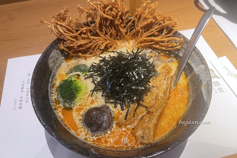 台中西屯│空也素麵食。很好吃的素食麵店,炸物挺出色的 - 第6張圖 台中西屯│空也素麵食。很好吃的素食麵店,炸物挺出色的