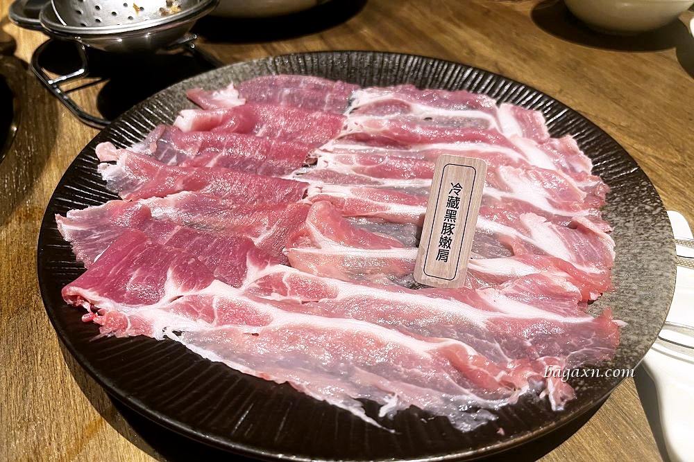 台中南屯│老常在麻辣鍋。鍋底豆腐是我吃過最好吃的