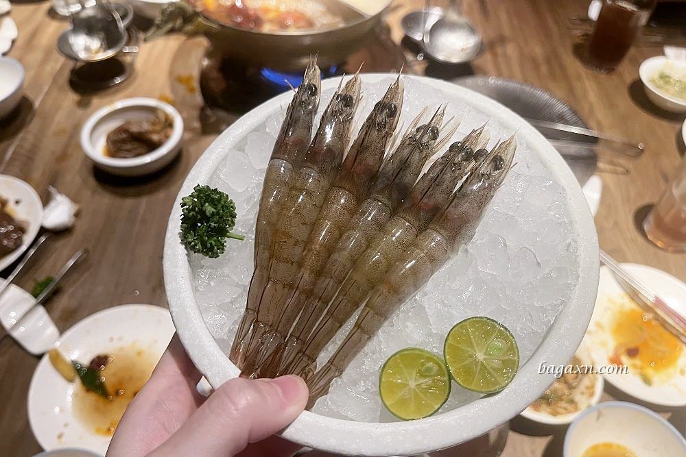 台中南屯│老常在麻辣鍋。鍋底豆腐是我吃過最好吃的